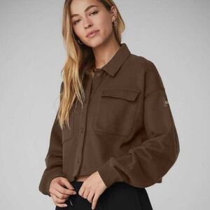 ALO Yoga Renown Cropped Button Up Espresso XS/S Women’s